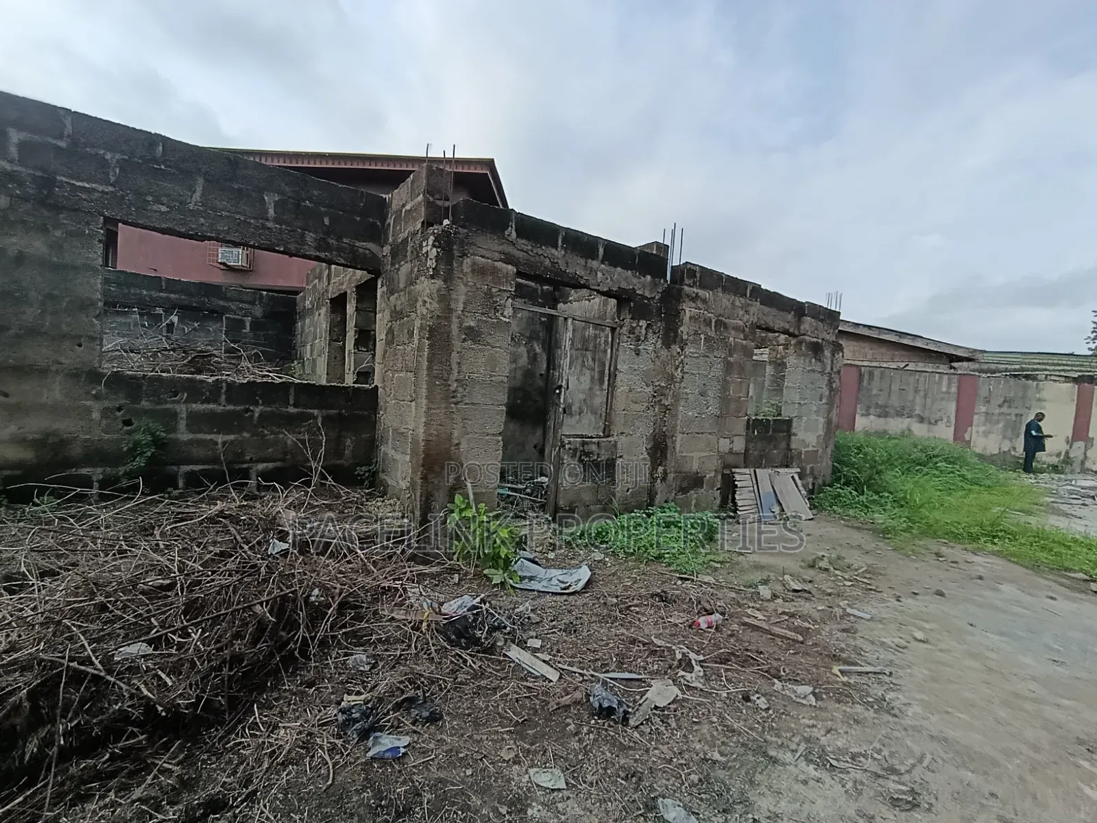 Full Plot of Land in a Close Good for Residential or Commercial