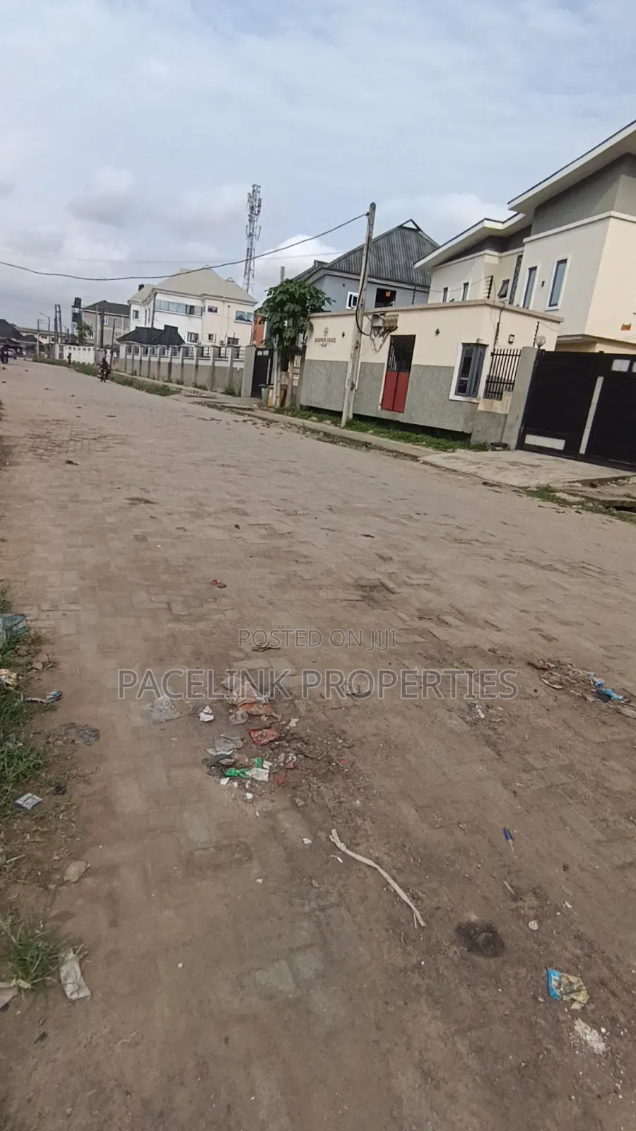 Full Plot of Land in a Close Good for Residential or Commercial