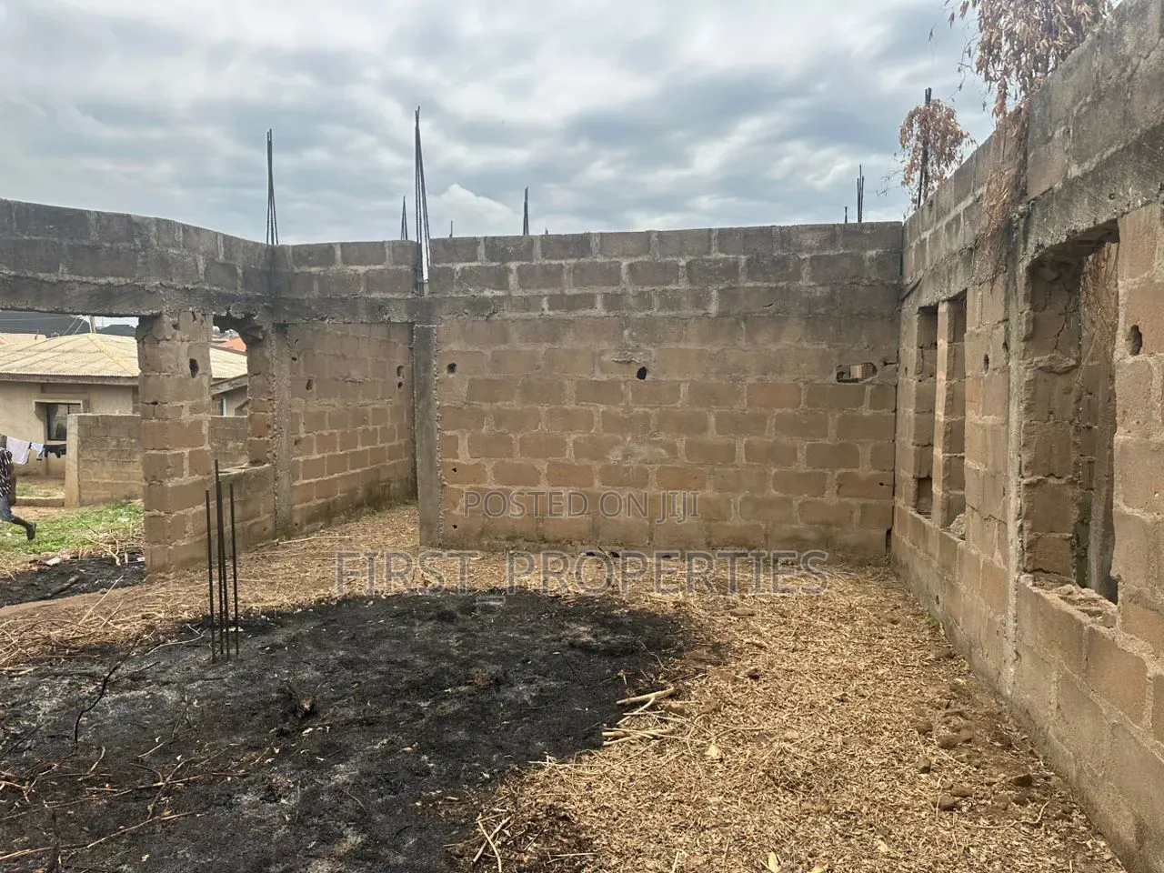 4bdrm Duplex in Tella Off Akobo for sale