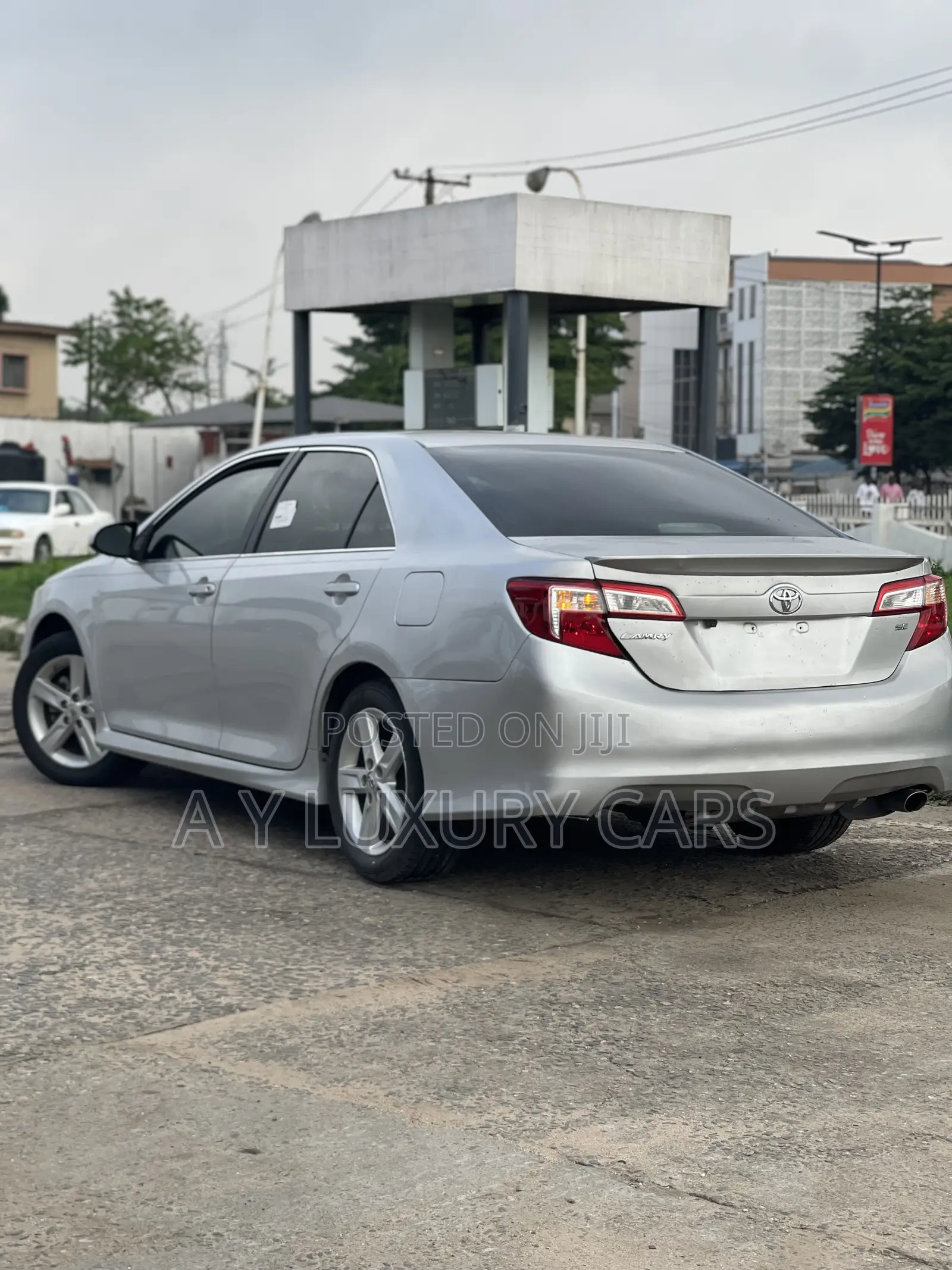Toyota Camry SE Sport 4dr Sedan (2.5L 4cyl 6A) 2014 Silver