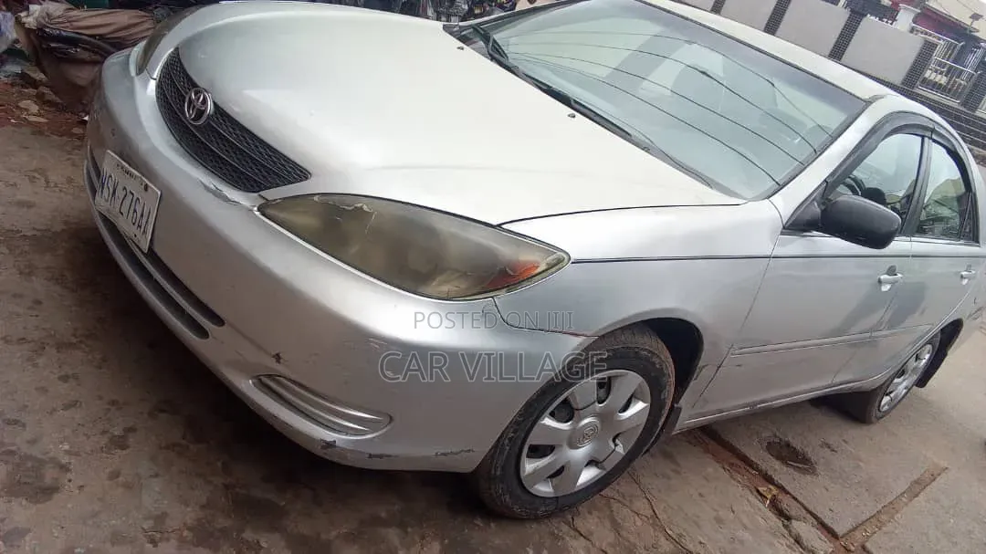 Toyota Camry 2004 Silver