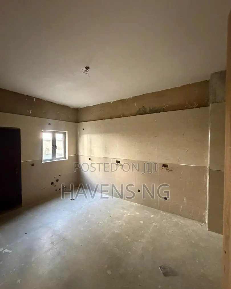 3bdrm Duplex in Old Bodija for sale