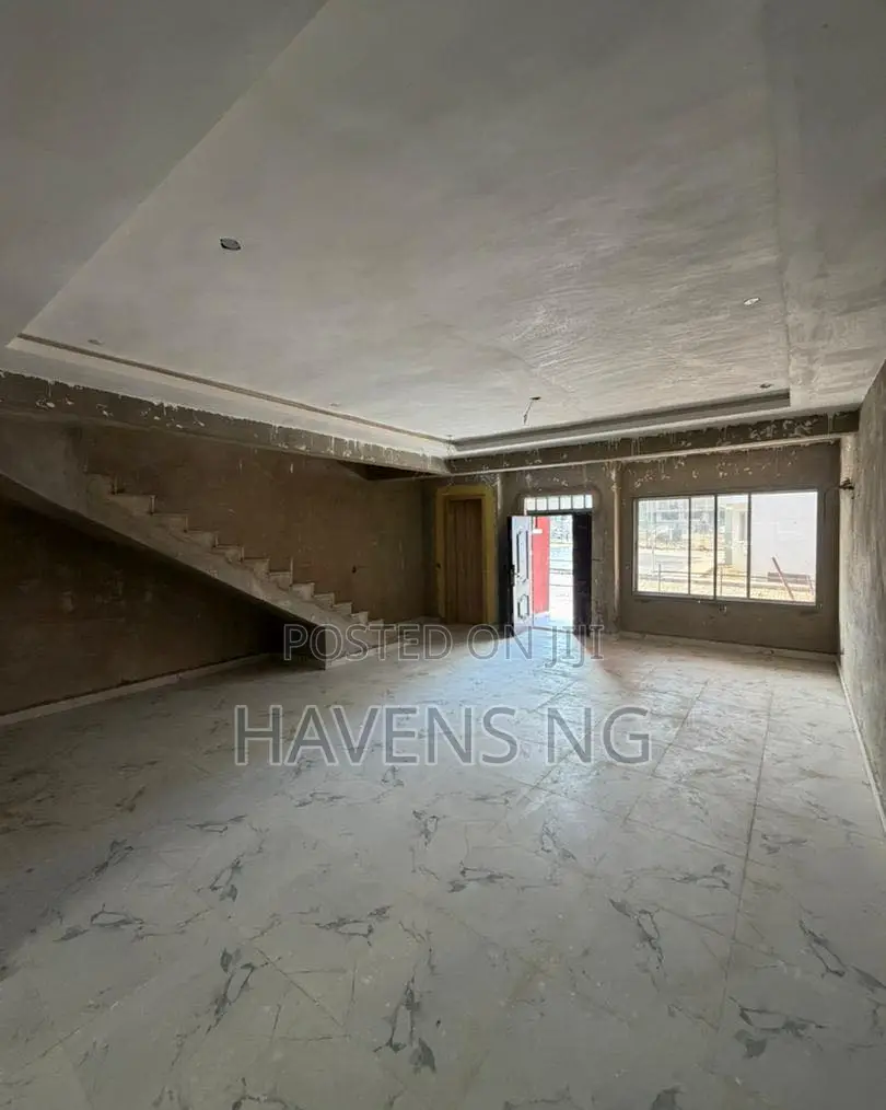 3bdrm Duplex in Old Bodija for sale