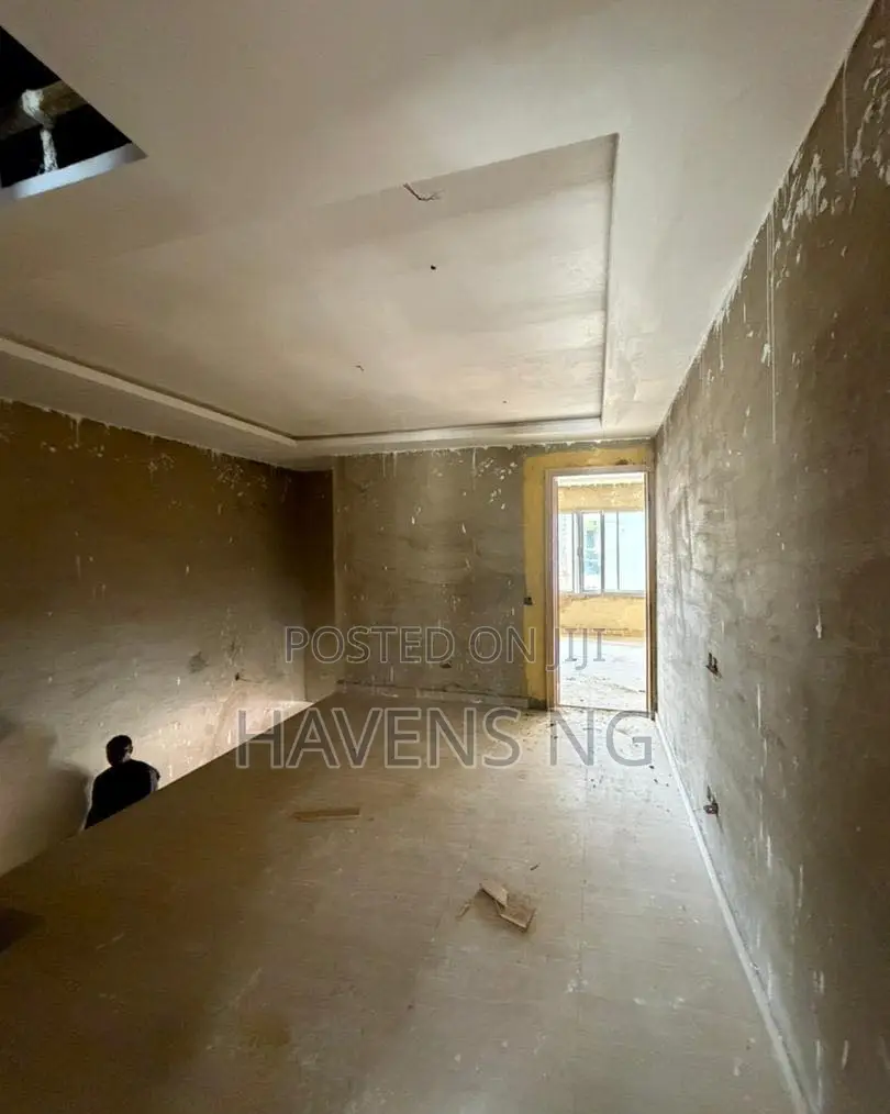 3bdrm Duplex in Old Bodija for sale