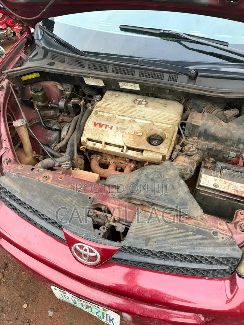 Toyota Sienna 2004 Red