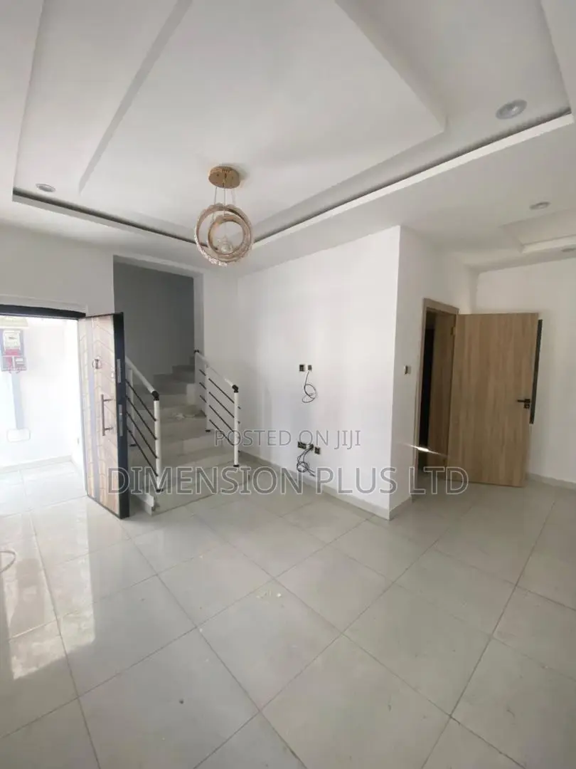 2bdrm Townhouse Terrace in Lekki for sale
