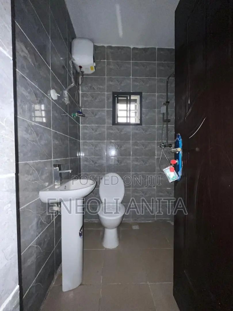 3bdrm Block of Flats in Jahi for rent
