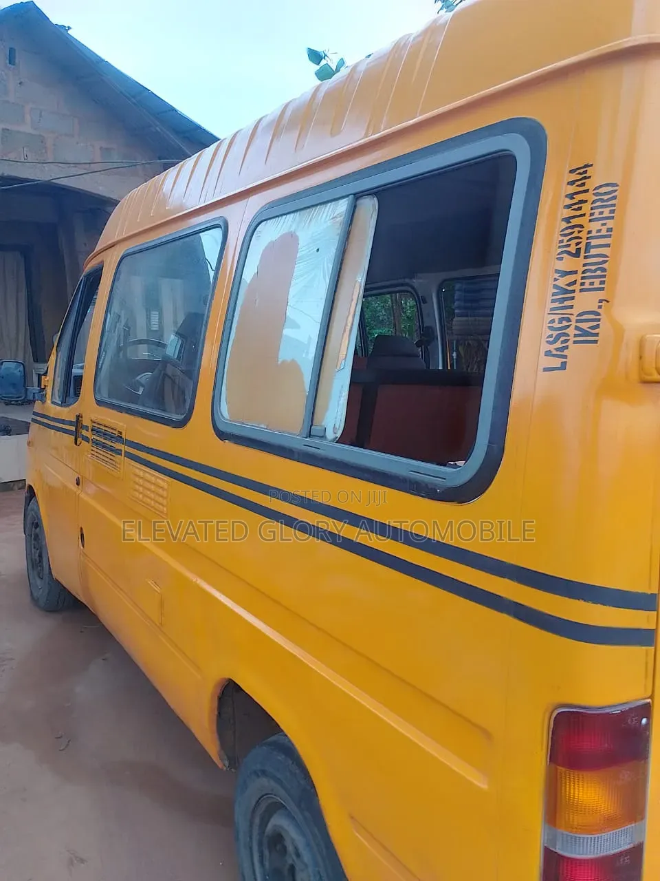Ford Transit 2005 Orange