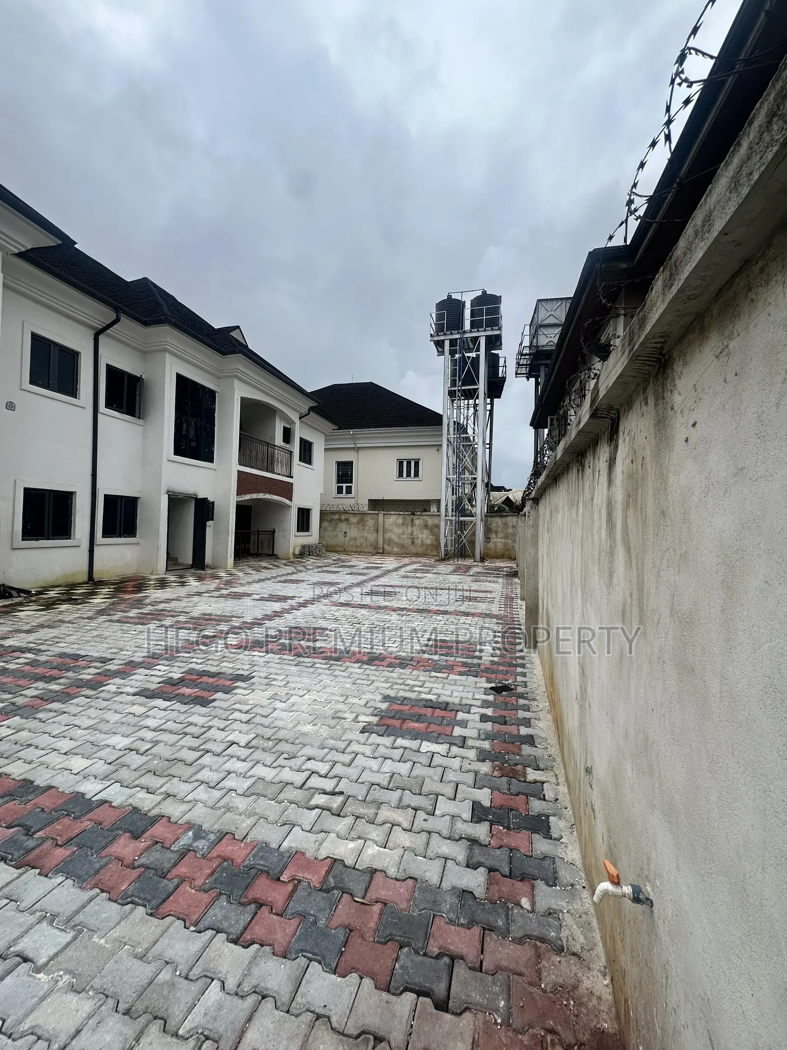 2bdrm Block of Flats in Rumpakulis, Obio-Akpor for rent