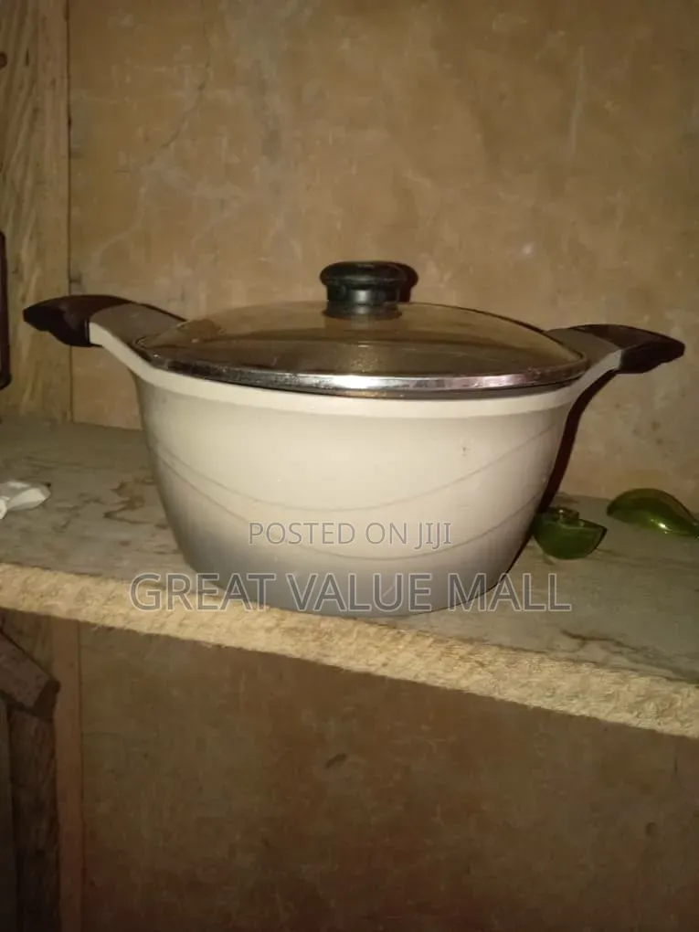 Cream + Grey Non- Stich Casserole Pot