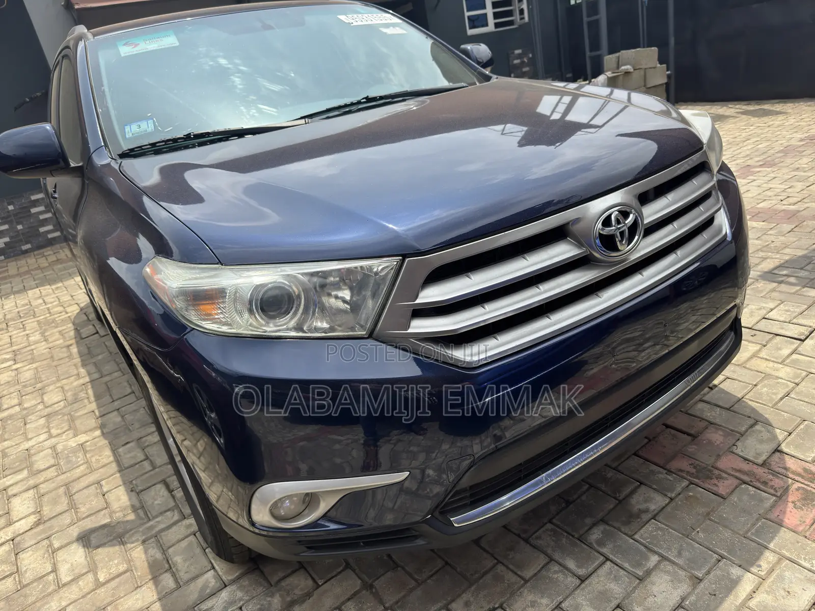 Toyota Highlander SE 2012 Blue