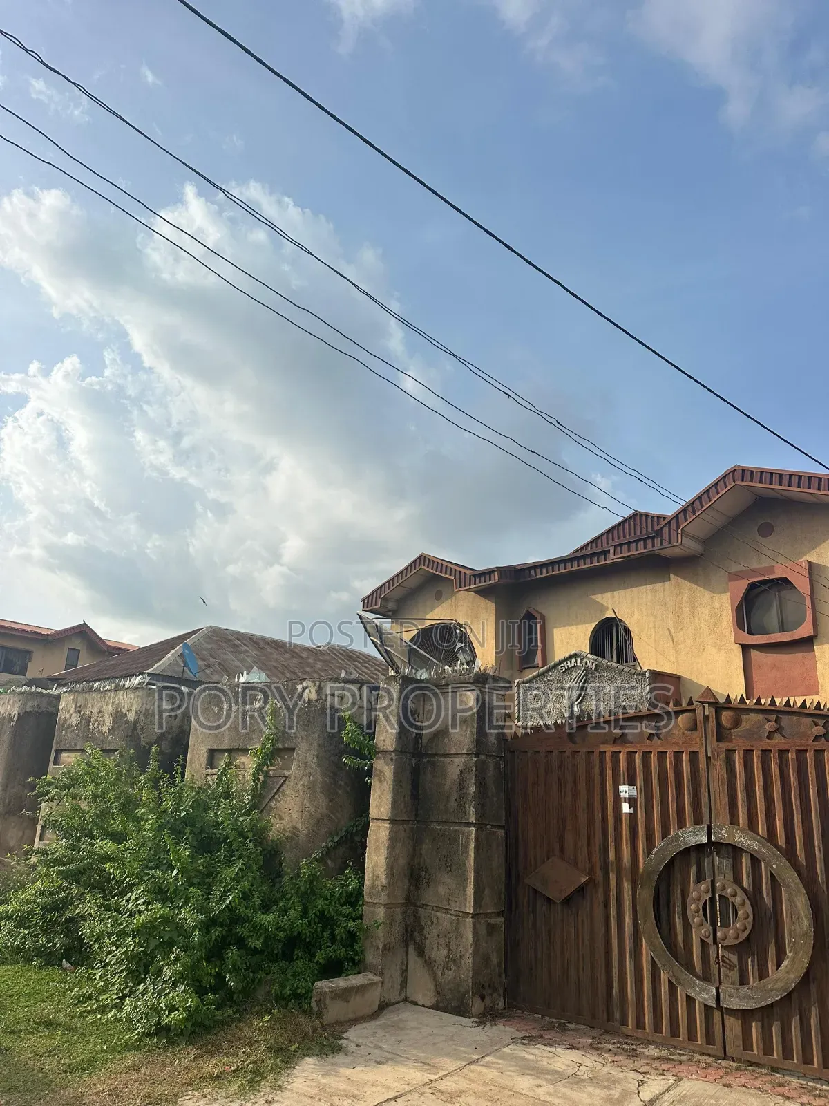 Furnished 5bdrm Duplex in Awoyemi, Ologuneru for sale