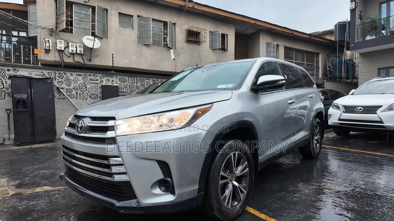 Toyota Highlander LE V6 2019 Silver