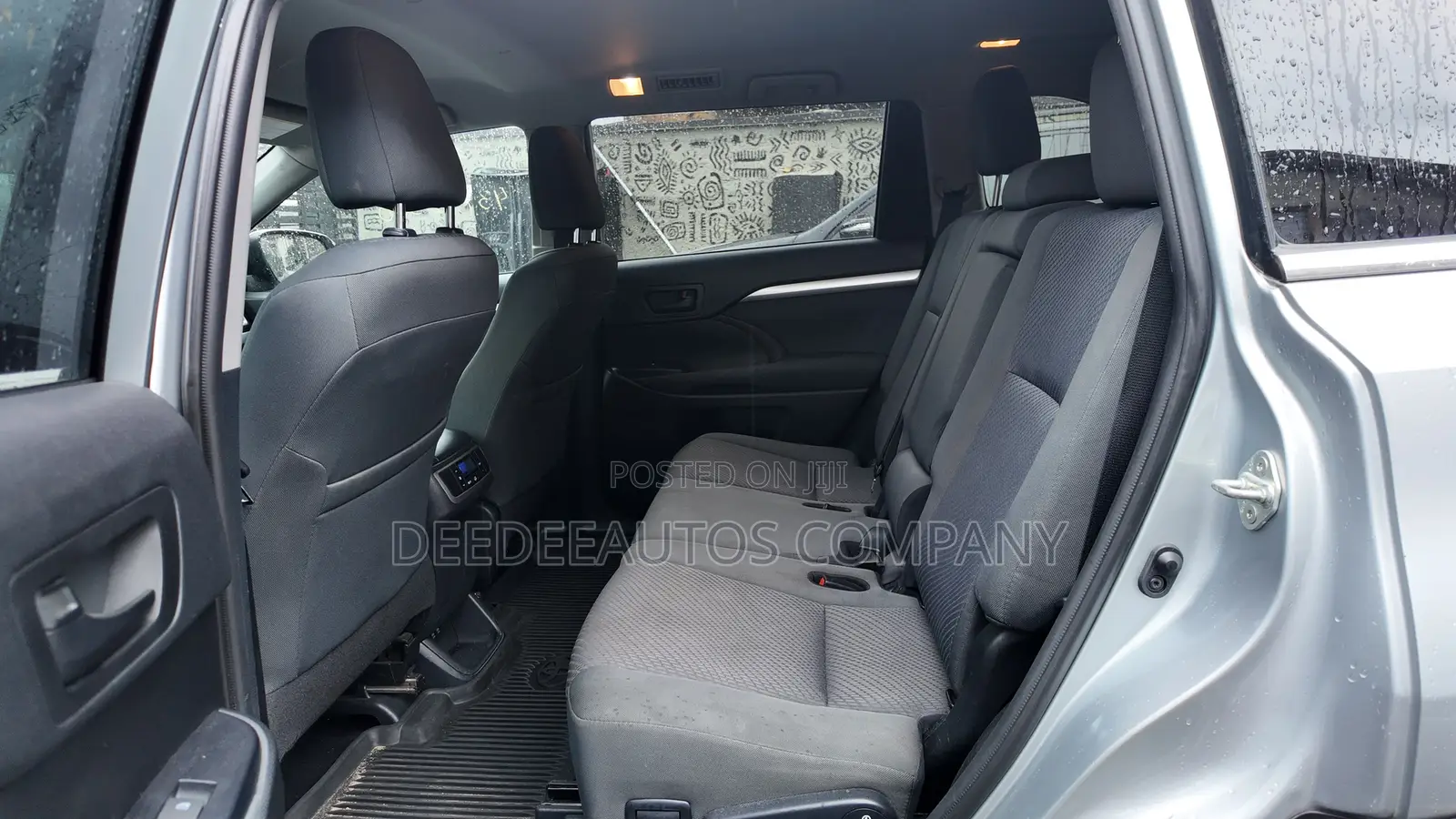 Toyota Highlander LE V6 2019 Silver
