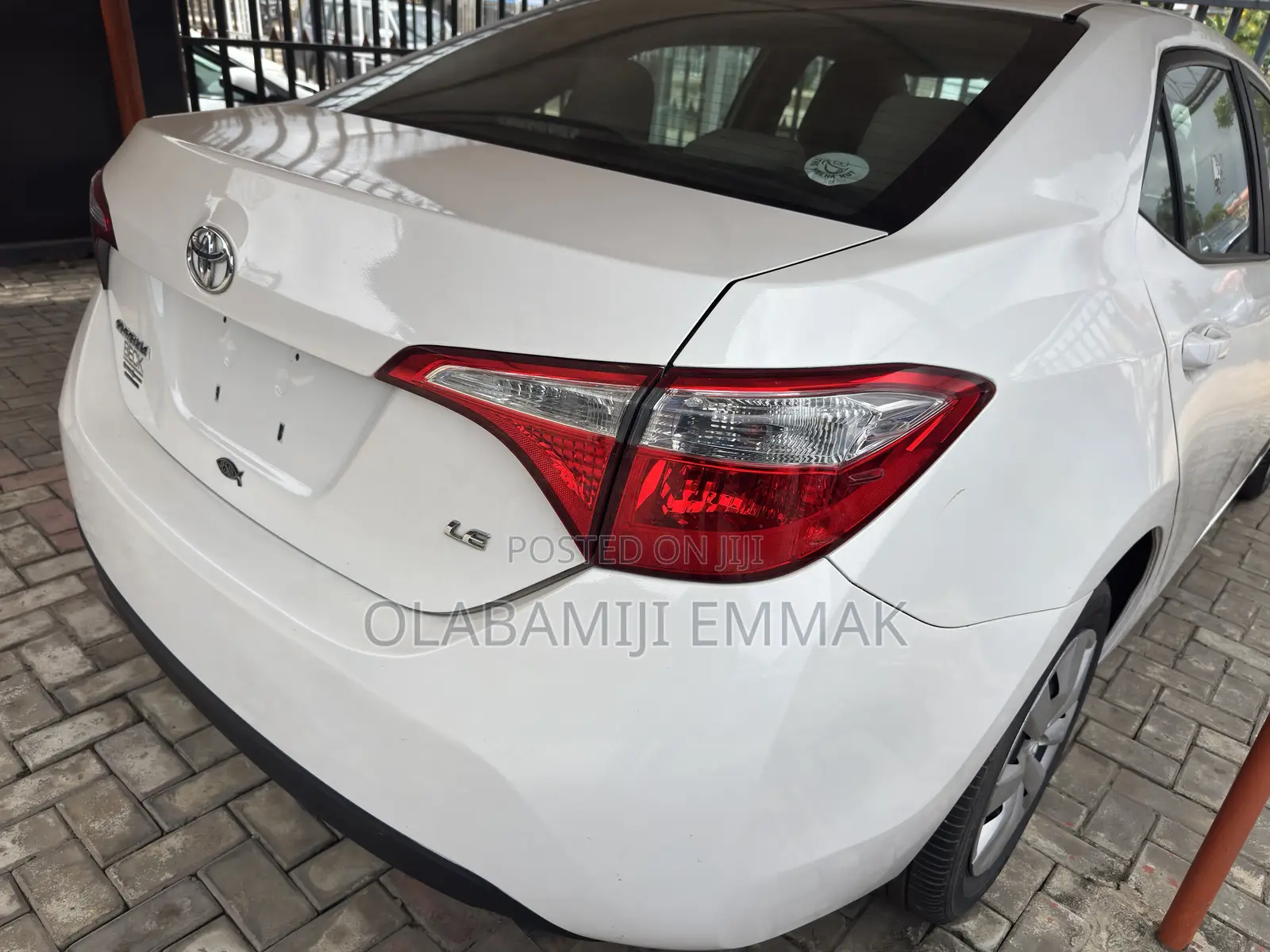 Toyota Corolla LE Eco 4dr Sedan (1.8L 4cyl CVT) 2014 White