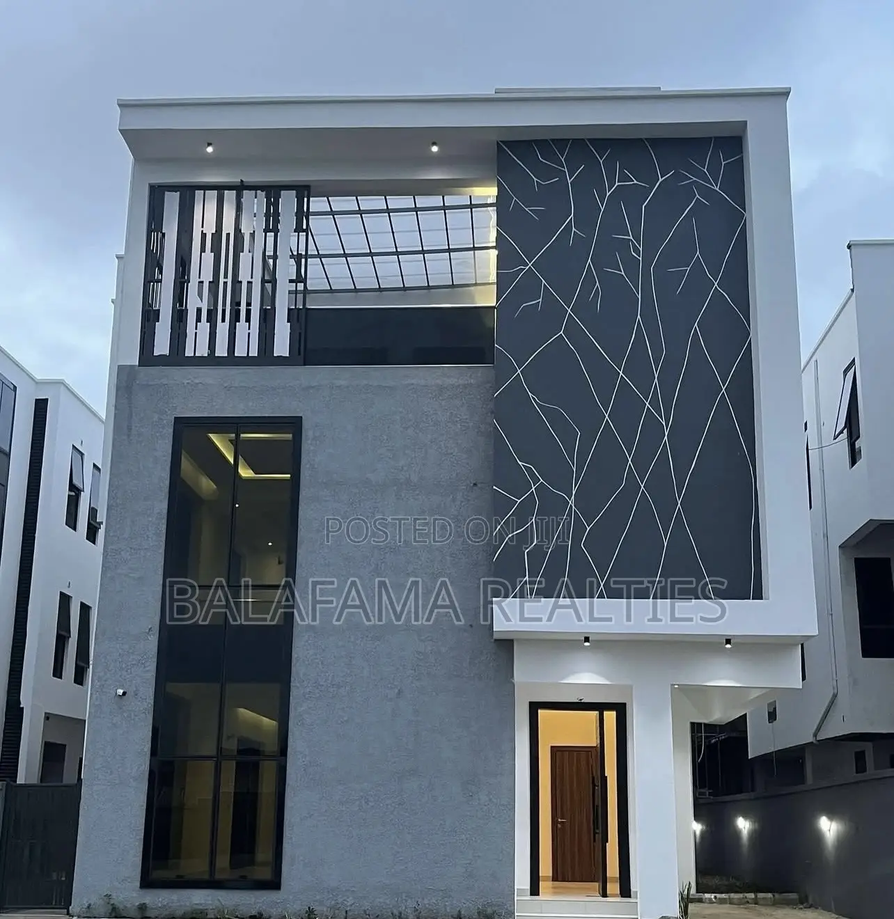 5bdrm Duplex in Ikate for sale