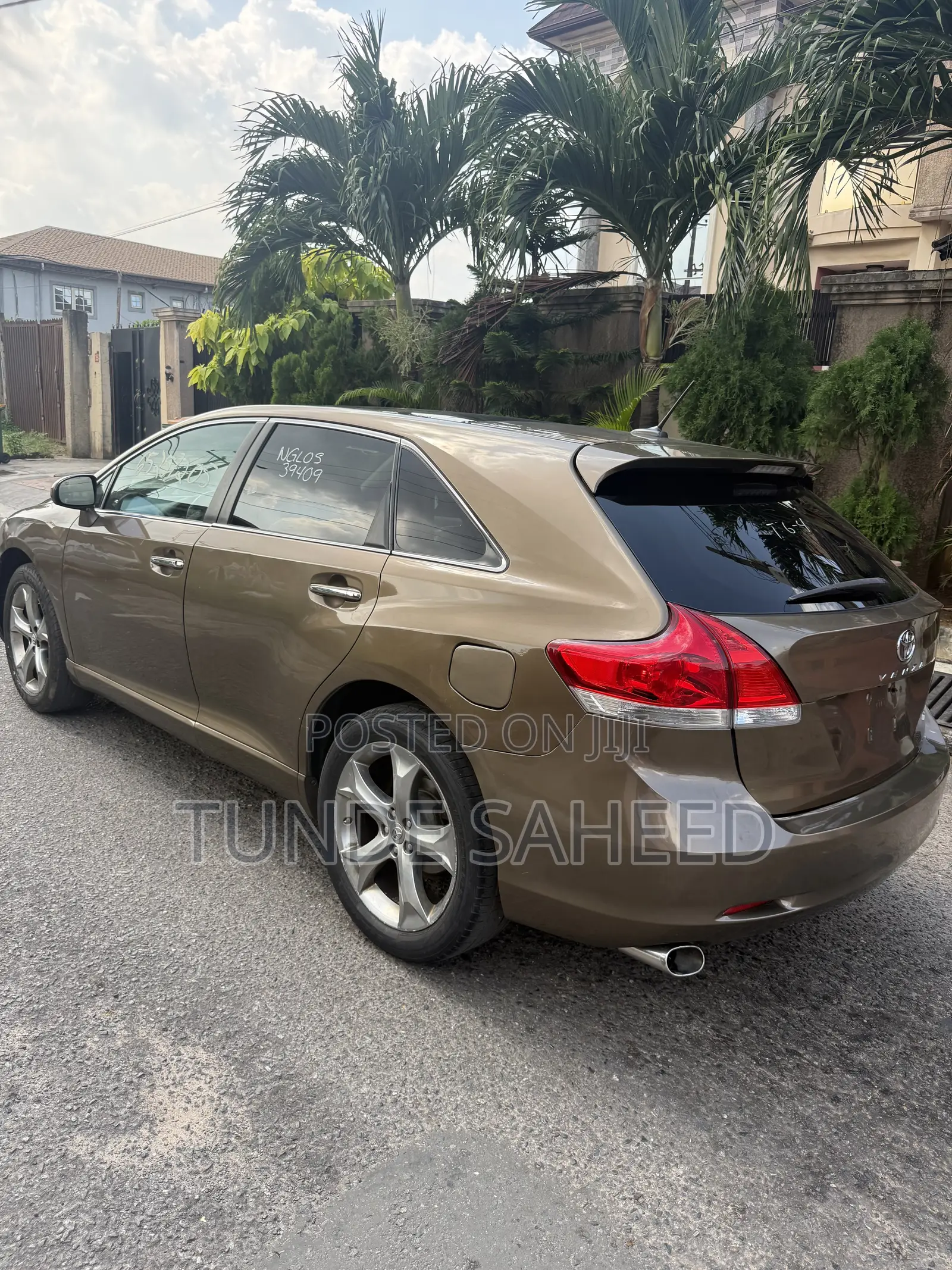Toyota Venza XLE 2010 Brown