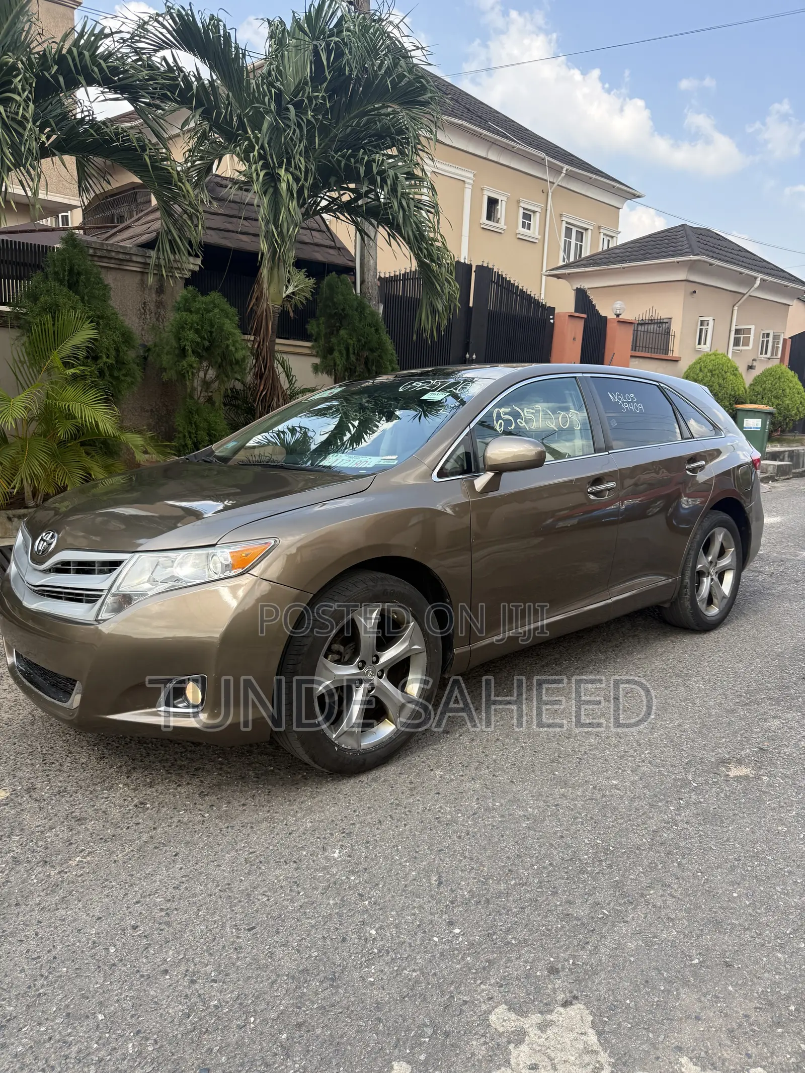 Toyota Venza XLE 2010 Brown