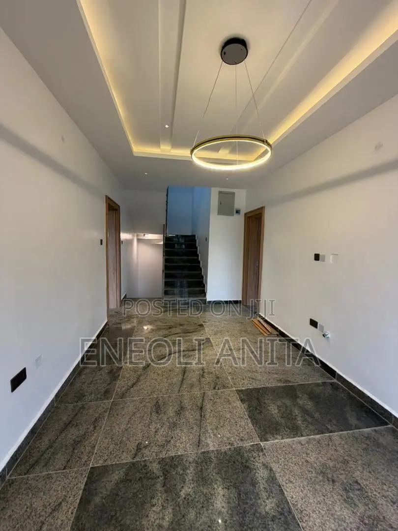 4bdrm Duplex in Wuse for sale