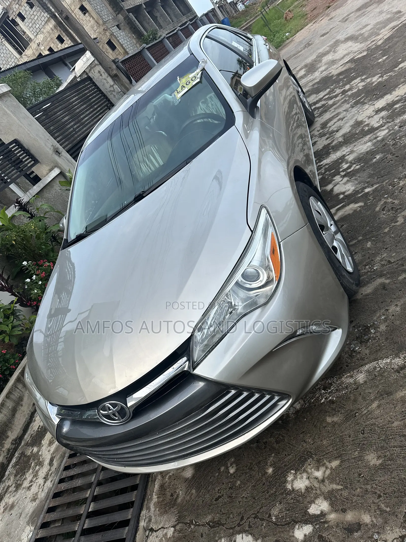 Toyota Camry LE 4dr Sedan (2.5L 4cyl 6A) 2015 Gold