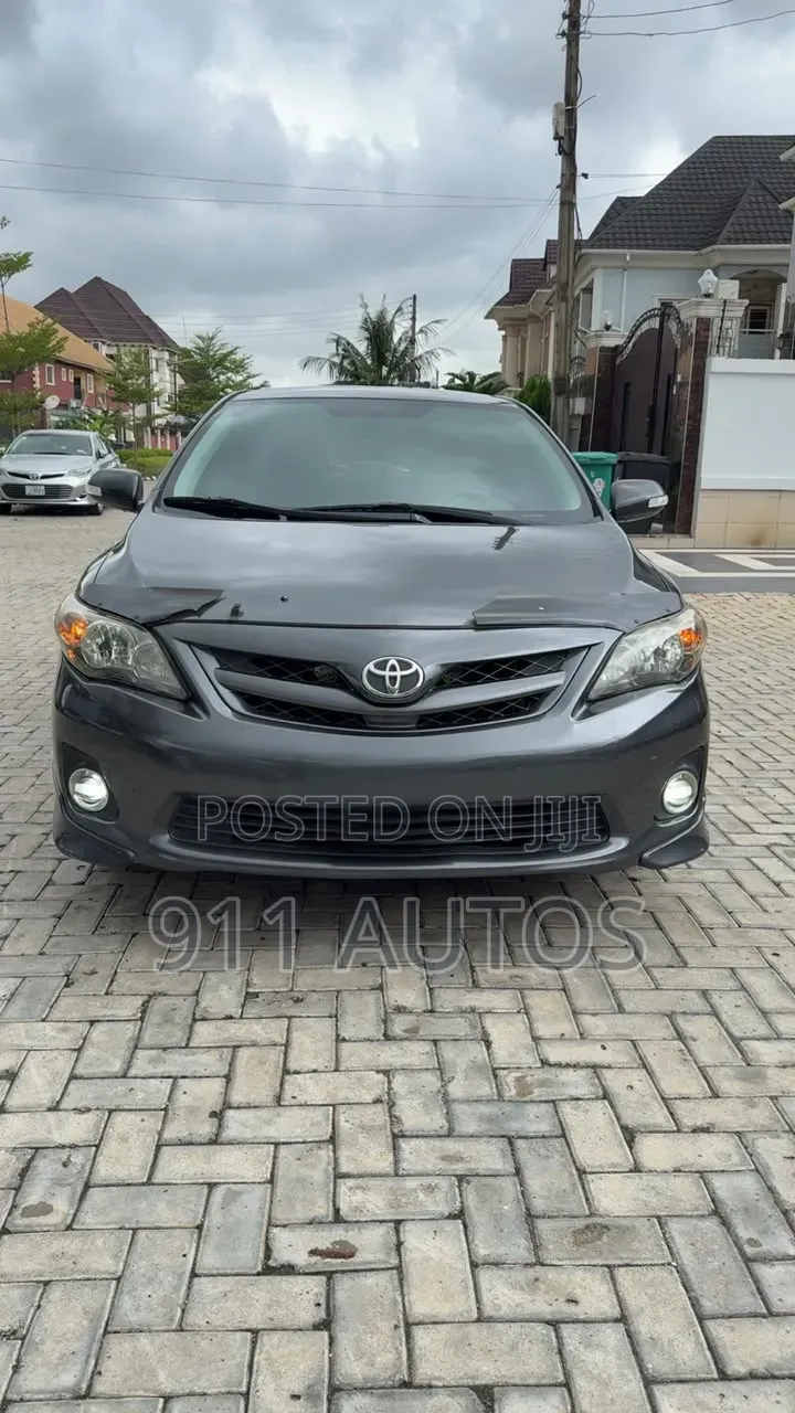 Toyota Corolla 2009 Gray