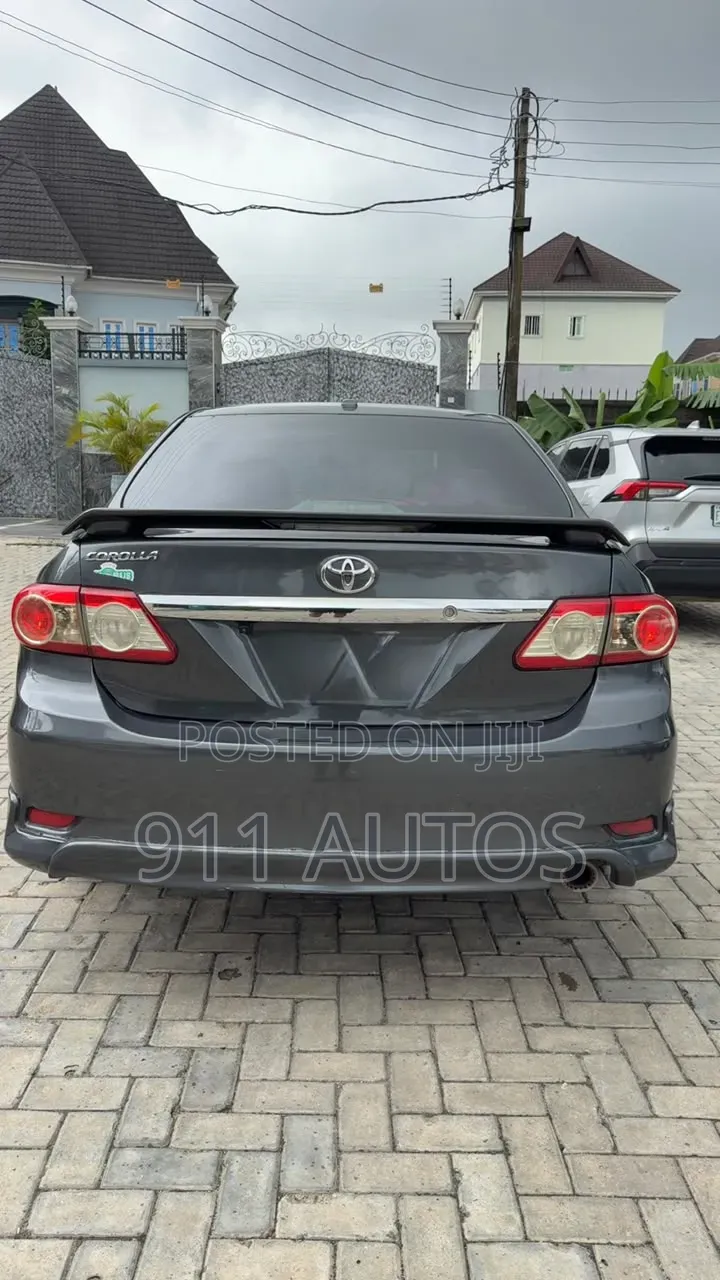 Toyota Corolla 2009 Gray