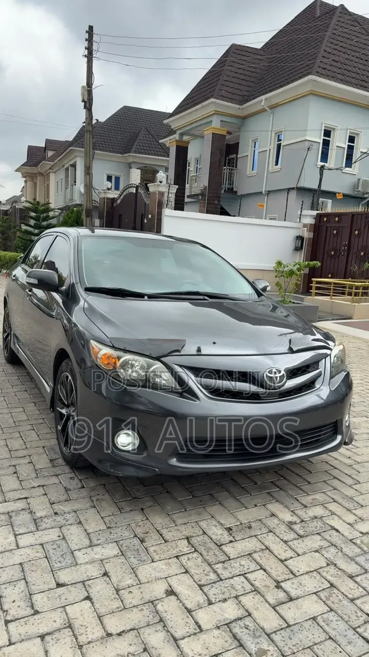 Toyota Corolla 2009 Gray