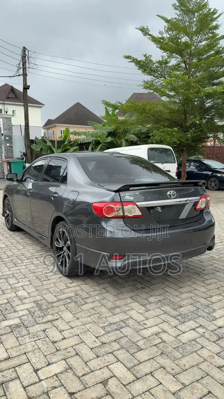 Toyota Corolla 2009 Gray
