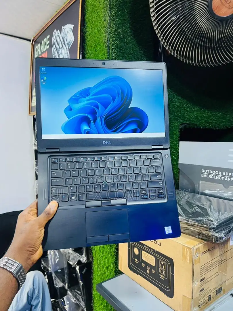 Laptop Dell Latitude 5300 16GB Intel Core i5 SSD 256GB