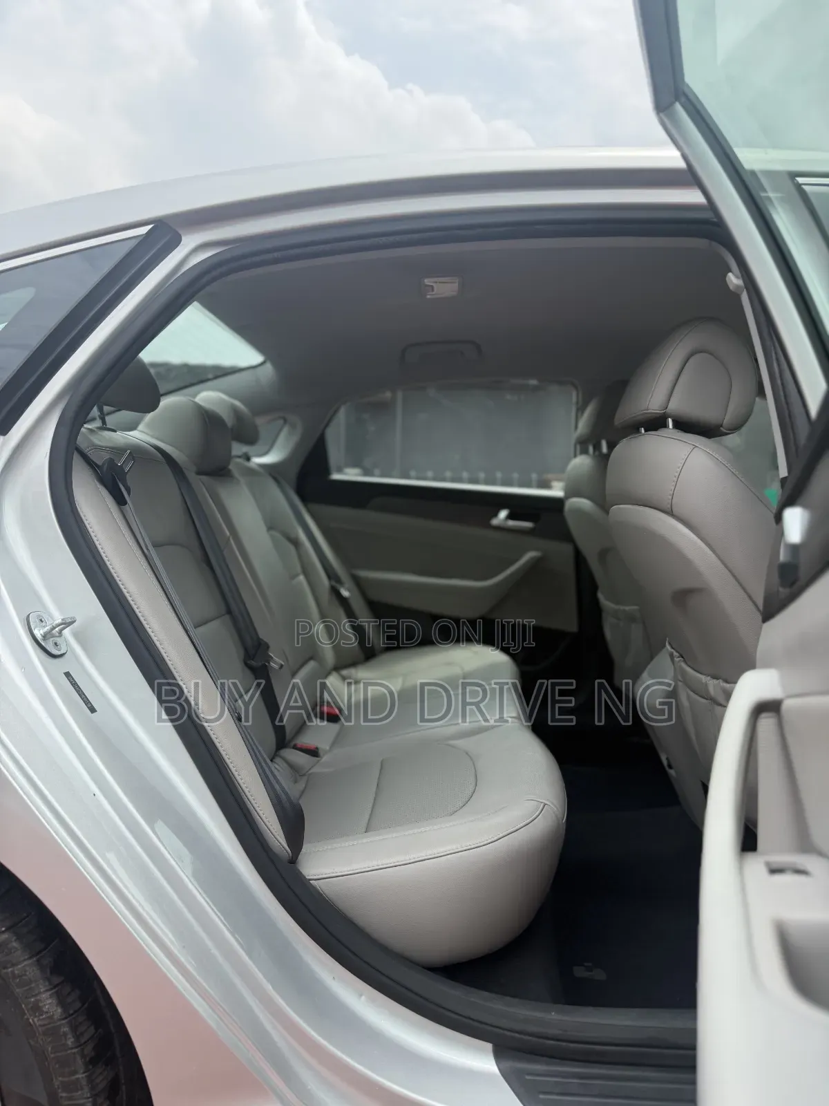 Hyundai Sonata SE 4dr Sedan (2.4L 4cyl 6A) 2015 Silver