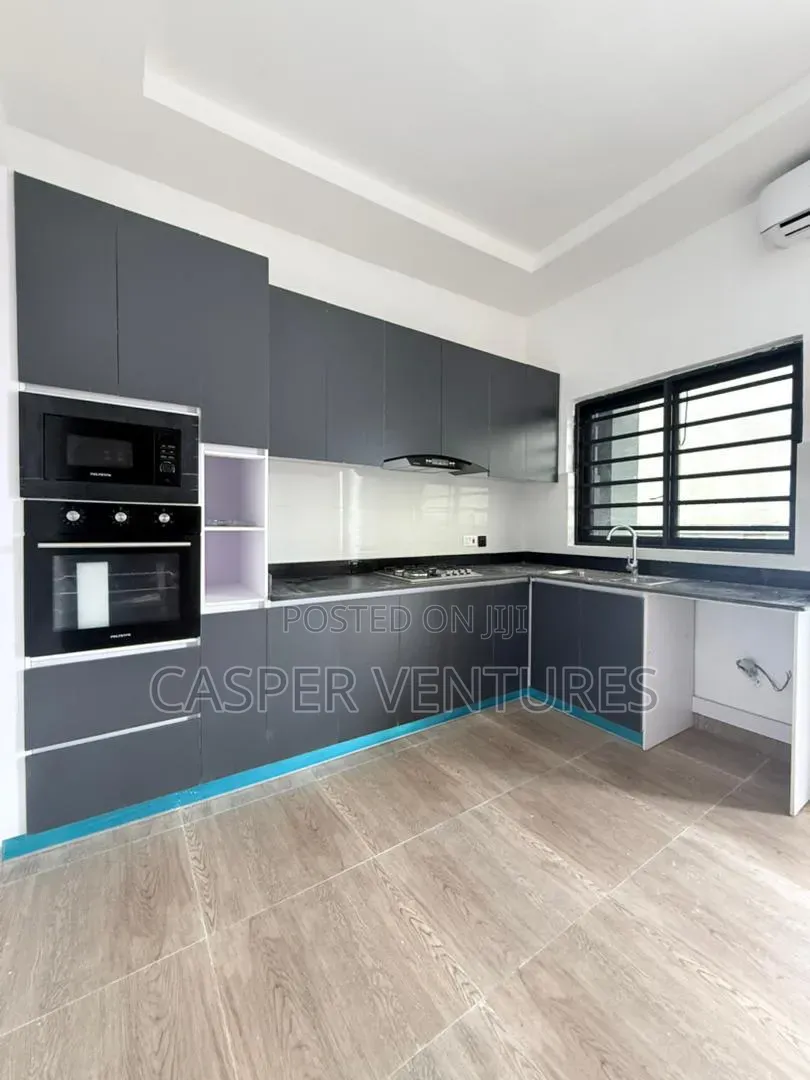 2bdrm Apartment in Orchid, Lekki Phase 2 for sale