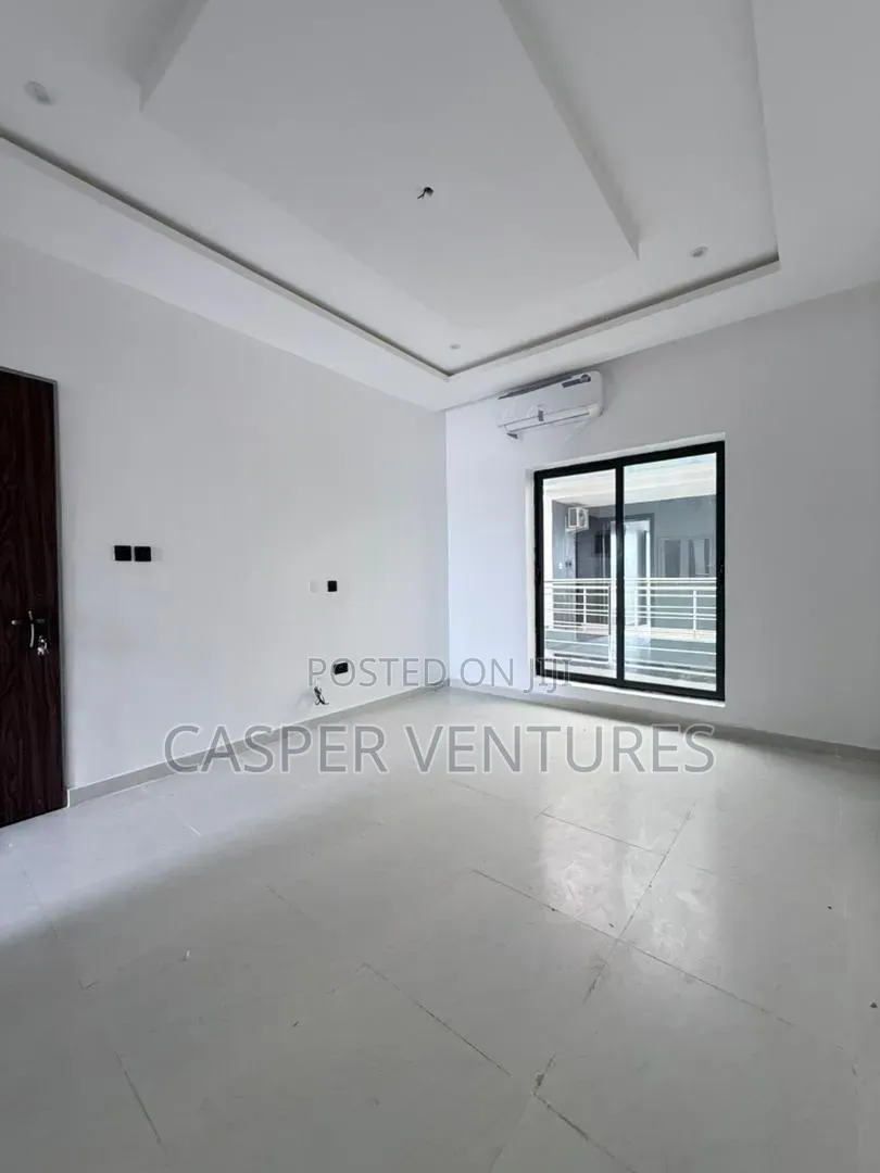 2bdrm Apartment in Orchid, Lekki Phase 2 for sale