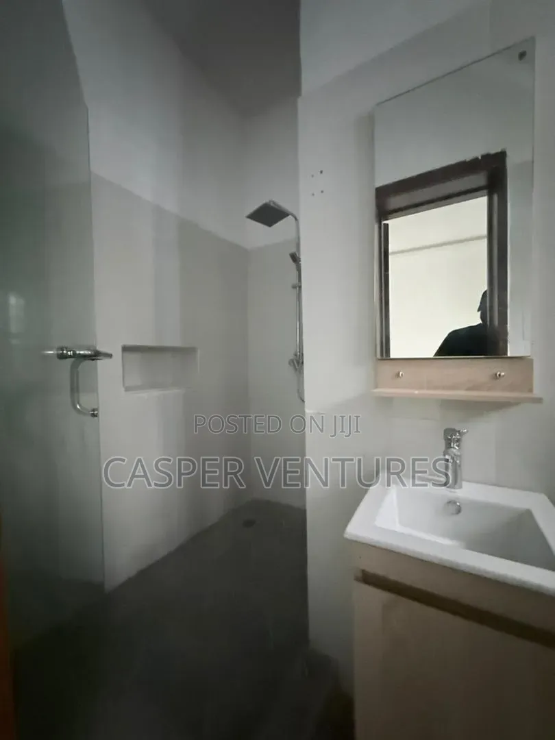 2bdrm Apartment in Orchid, Lekki Phase 2 for sale