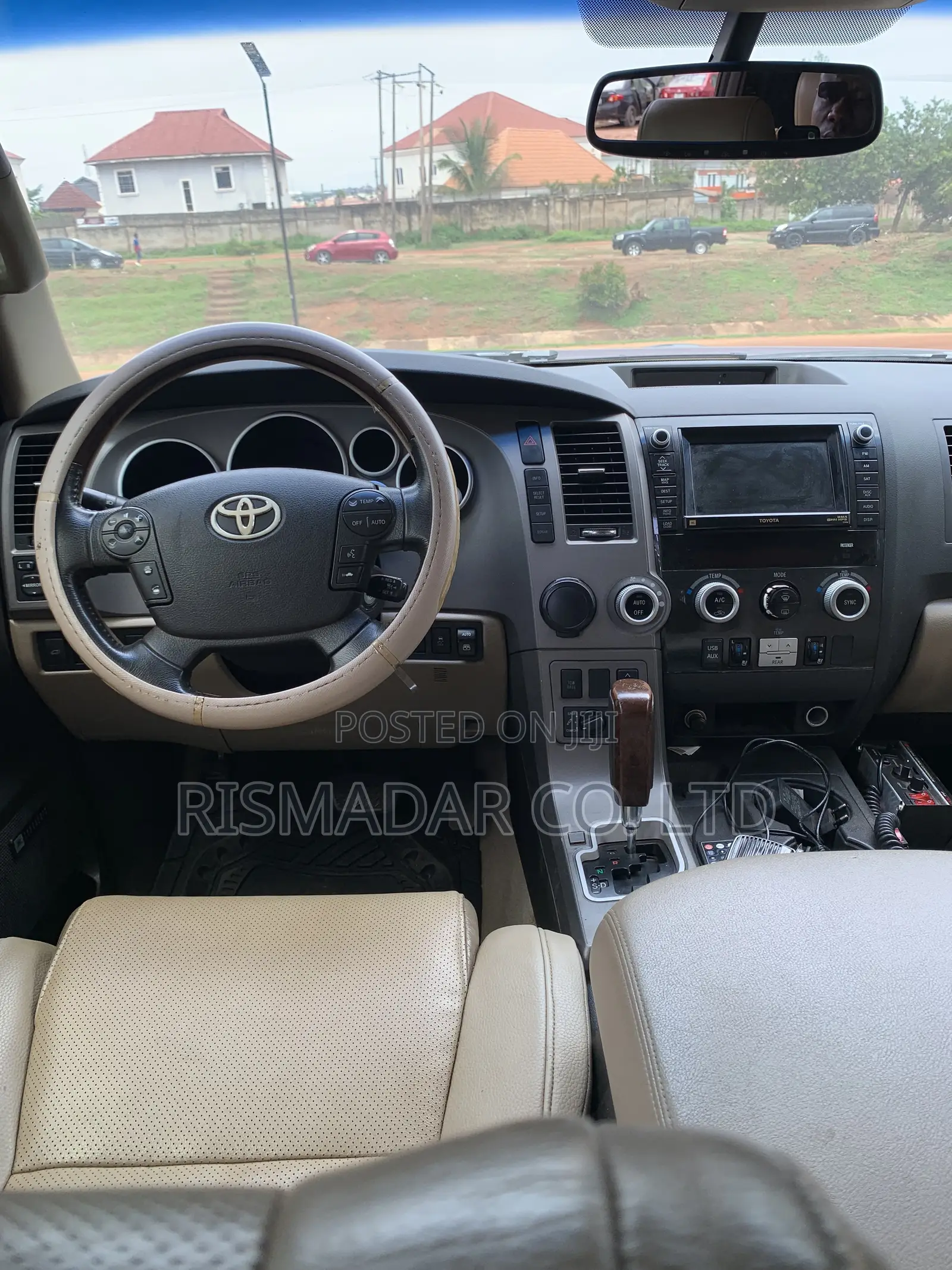 Toyota Sequoia SR5 FFV 4dr SUV 4WD (5.7L 8cyl 6A) 2010 Red