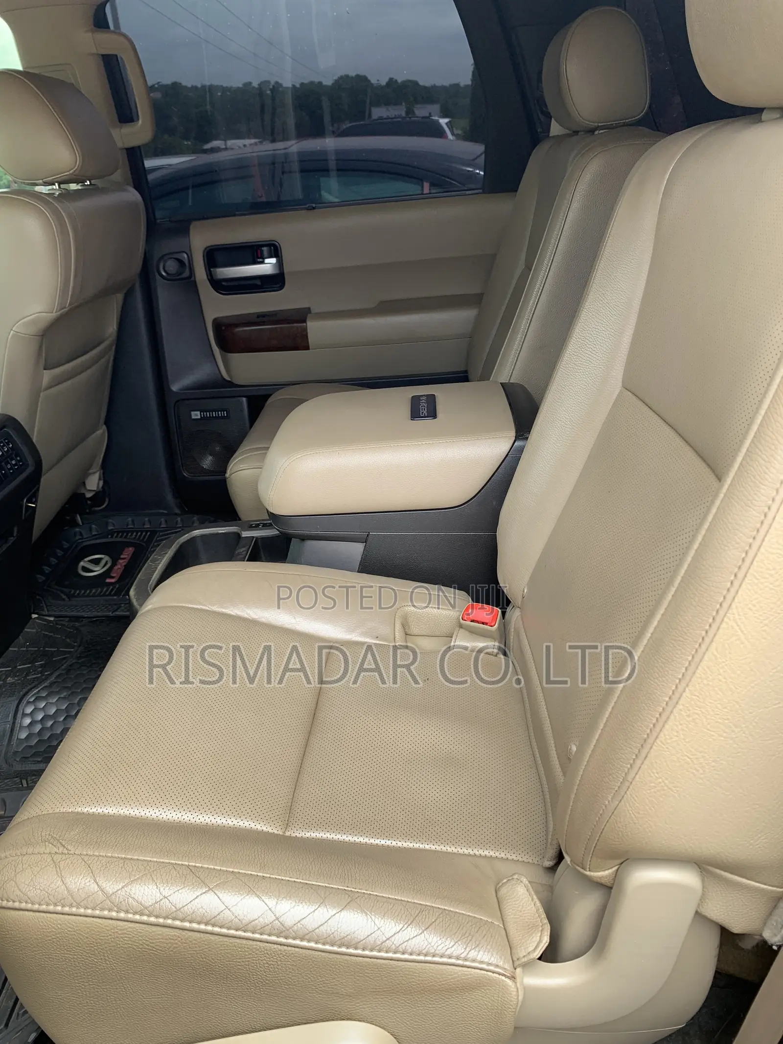 Toyota Sequoia SR5 FFV 4dr SUV 4WD (5.7L 8cyl 6A) 2010 Red
