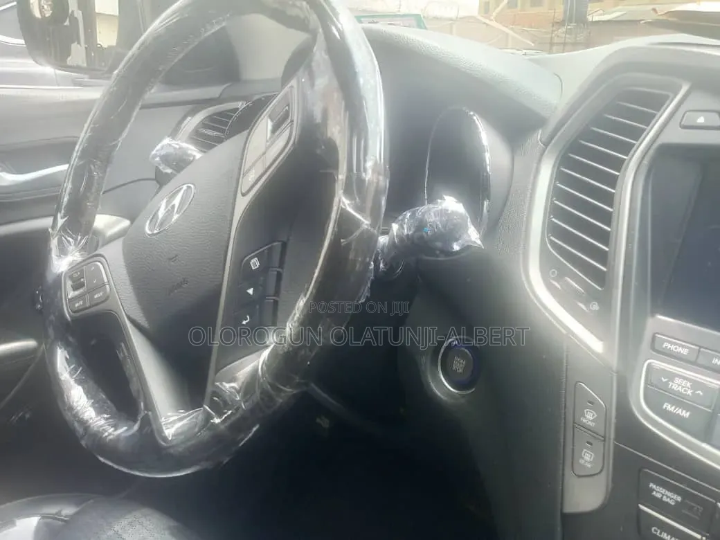 Hyundai Santa Fe 2015 Black