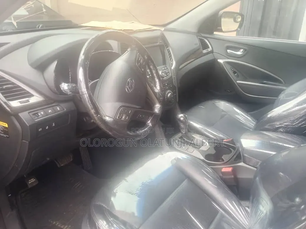 Hyundai Santa Fe 2015 Black