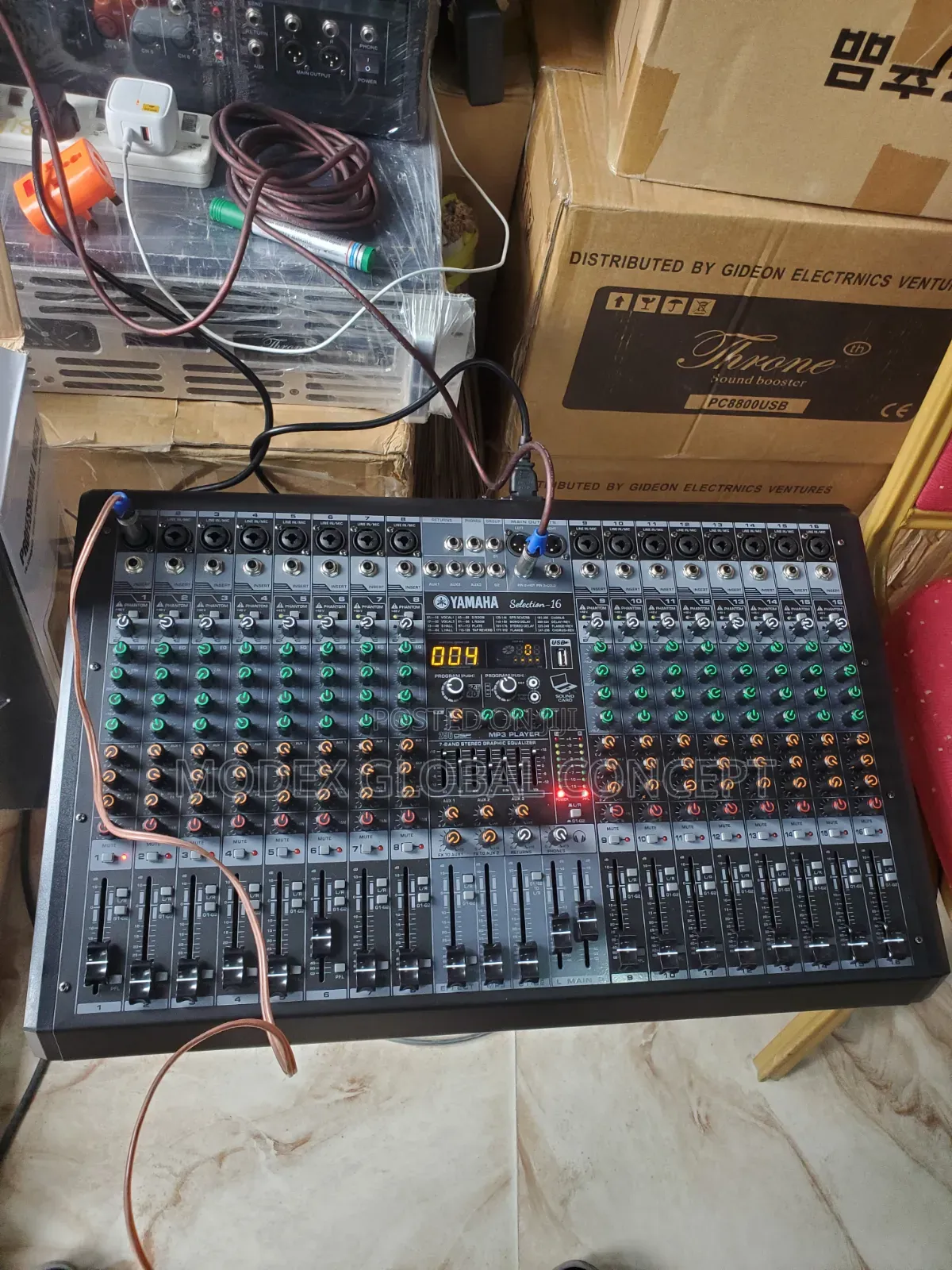 Yamaha 16-Channel Professional Console Mixer