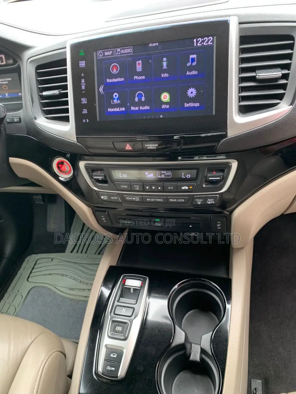 Honda Pilot Touring 4dr SUV 4WD (3.5L 6cyl 9A) 2017 White
