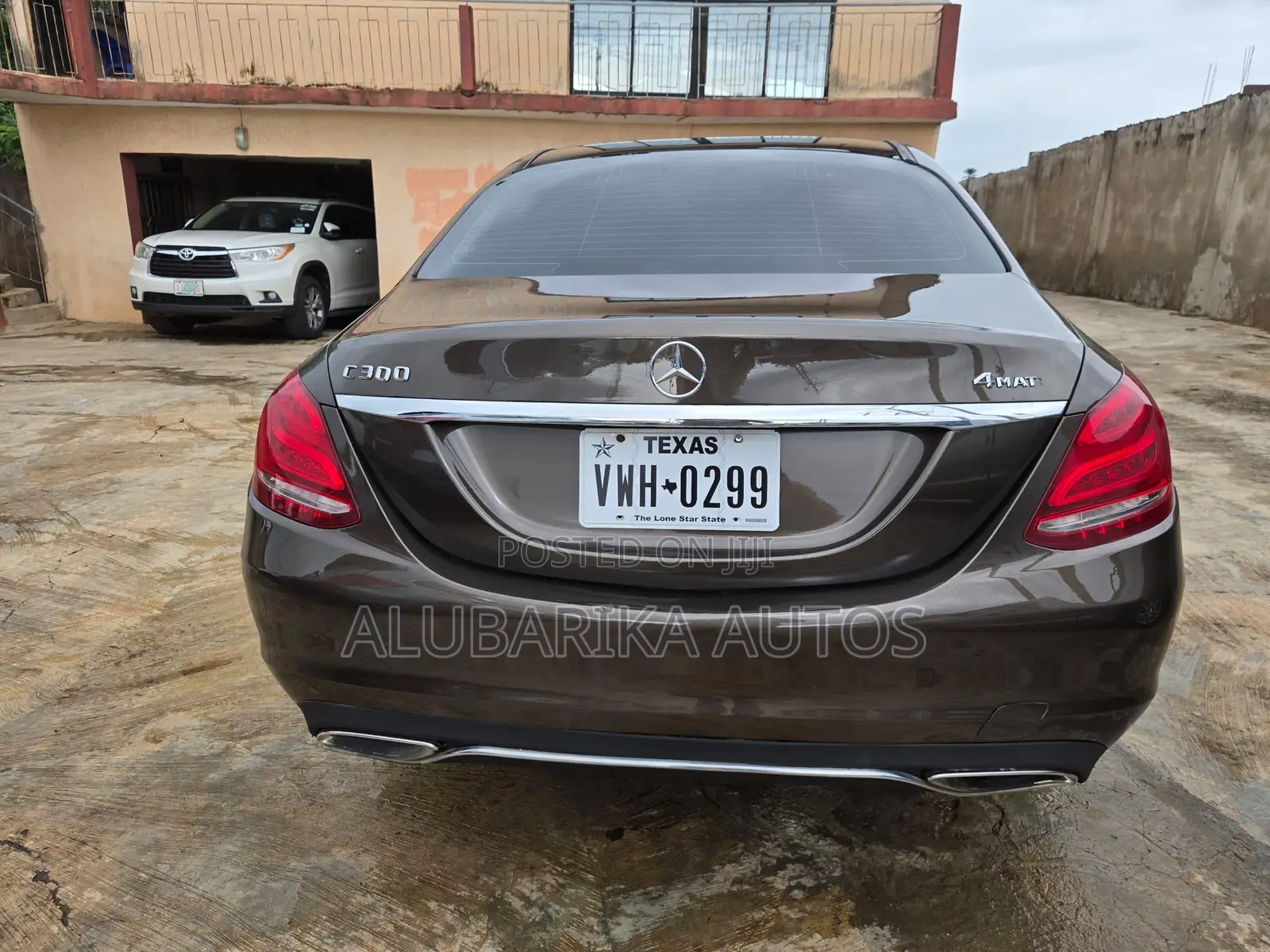 Mercedes-Benz C300 2015 Brown