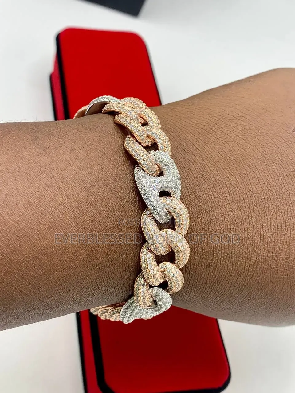 High Quality Luxury Bugatti Bracelet Available in Store