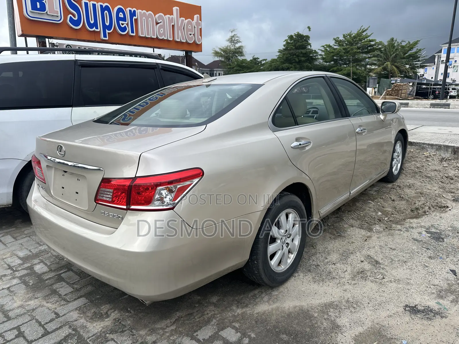 Lexus ES 350 2010 Gold