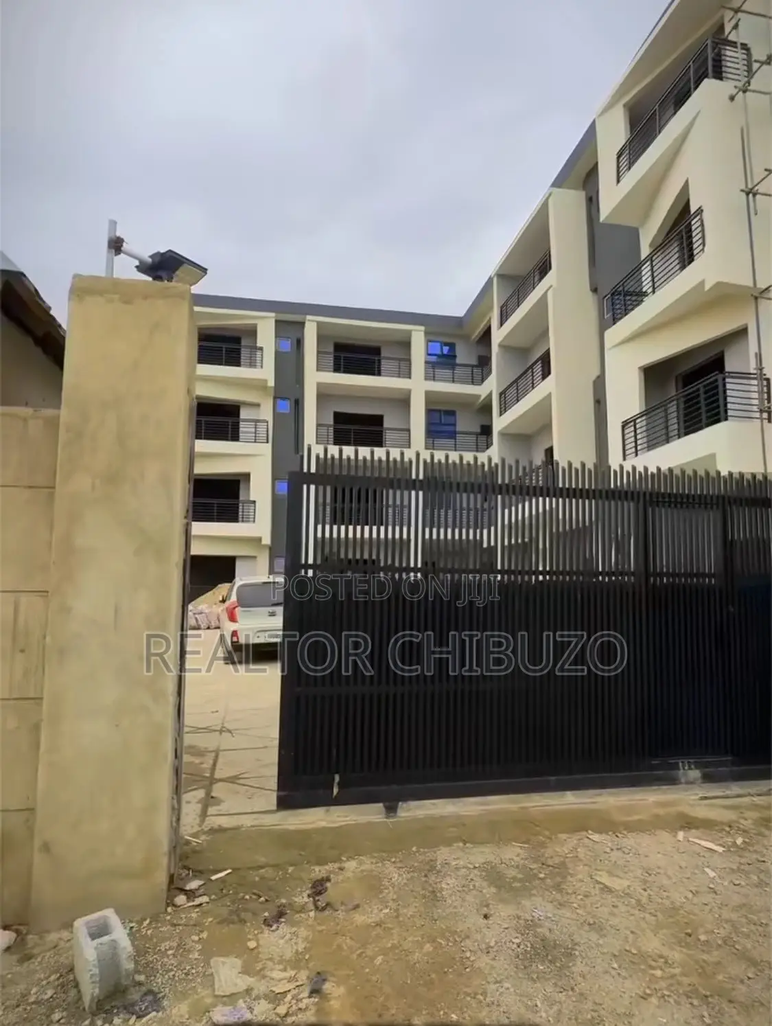 3bdrm Block of Flats in Abuja Top Realty, Durumi for sale