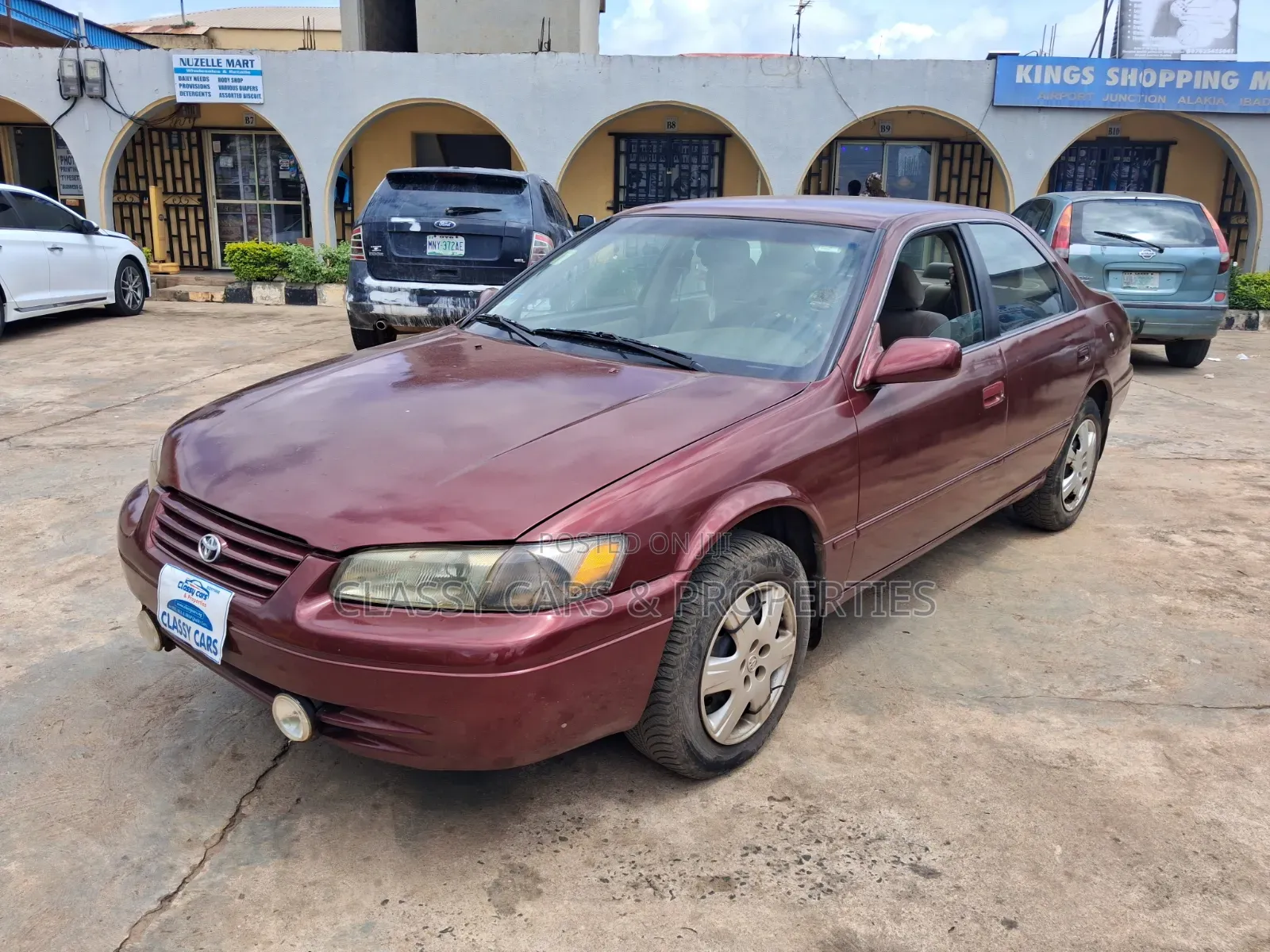 Toyota Camry 2000 Red