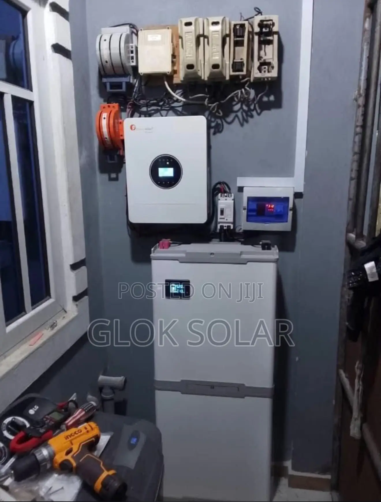 15kwh Lithium Ion Battery and 10kva Hybrid Inverter With Accessories