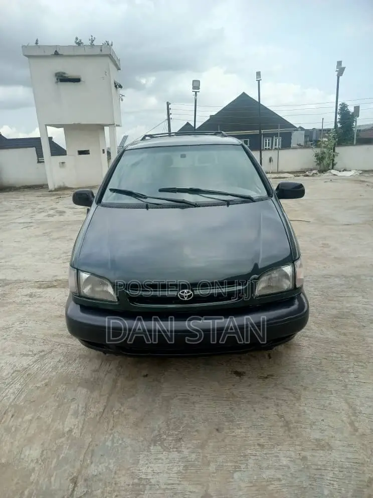 Toyota Sienna 2000 Black