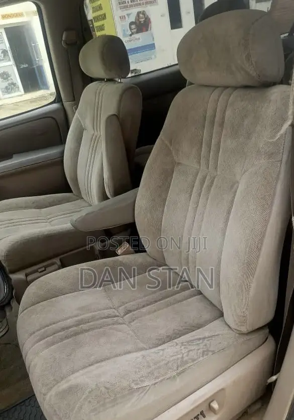 Toyota Sienna 2000 Black