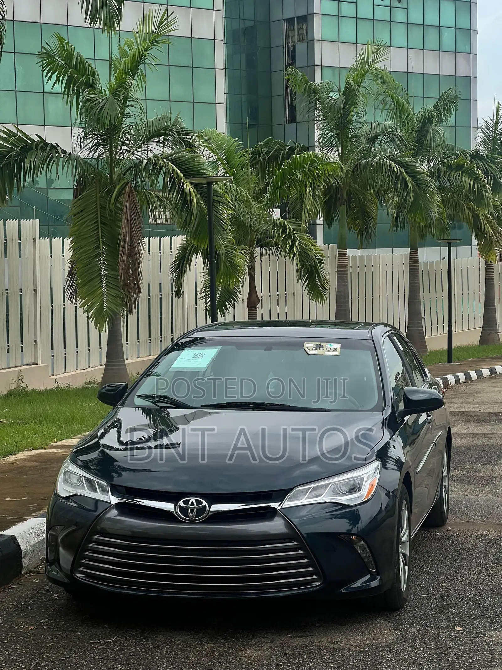 Toyota Camry XLE 4dr Sedan (3.5L 6cyl 6A) 2015 Blue