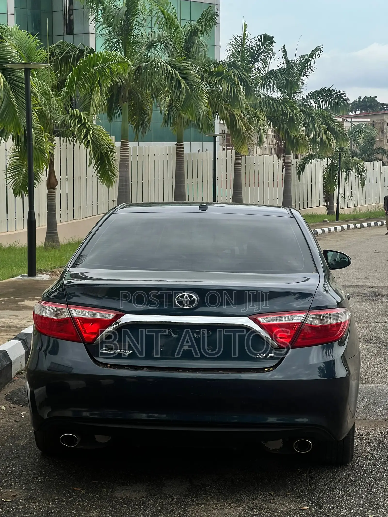 Toyota Camry XLE 4dr Sedan (3.5L 6cyl 6A) 2015 Blue