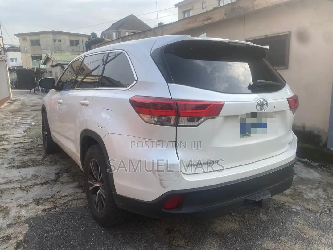Toyota Highlander LE 4x4 V6 (3.5L 6cyl 8A) 2017 White